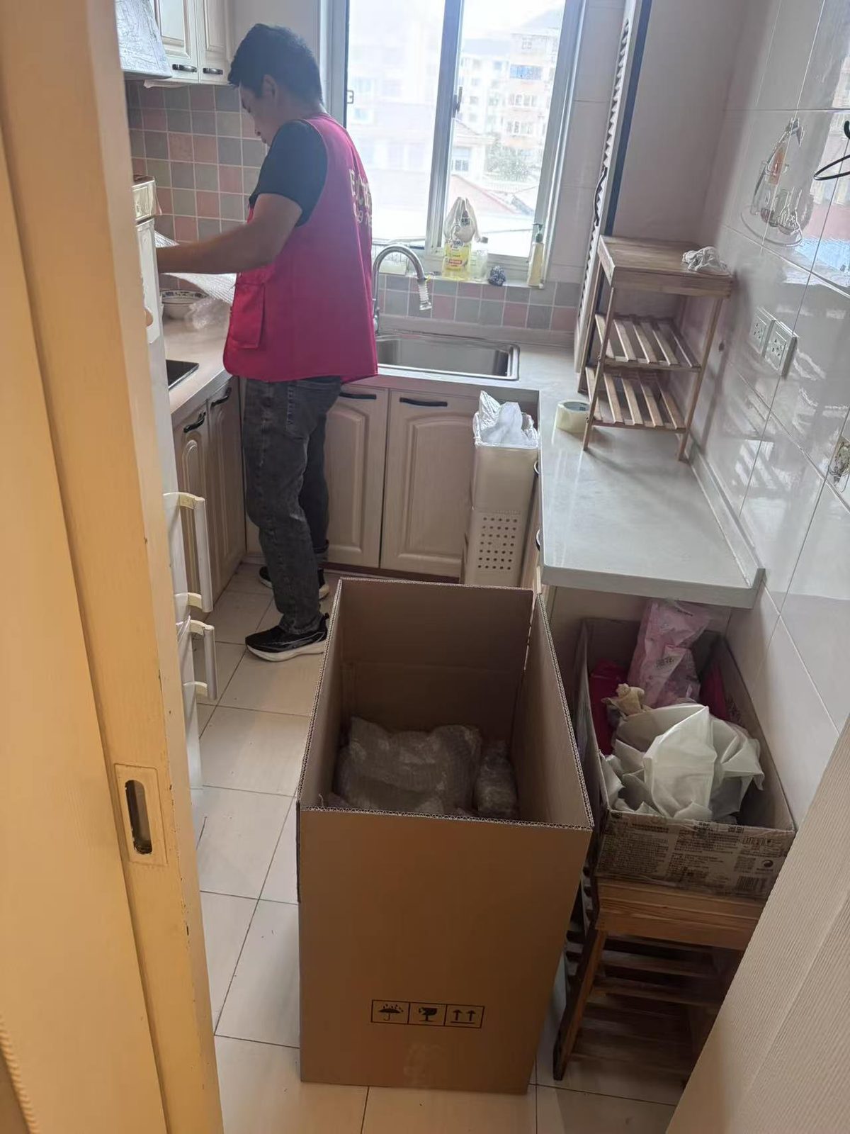 金虎日式搬家服务现场