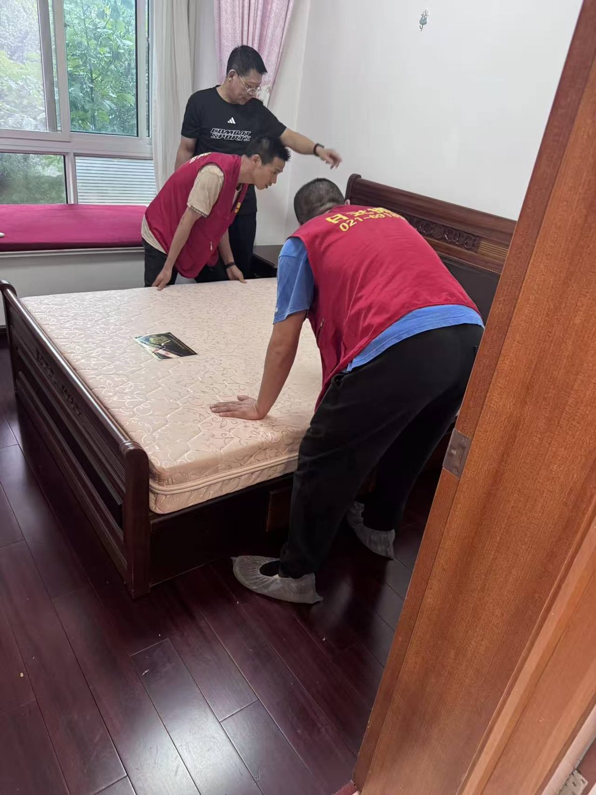 金虎日式搬家服务现场