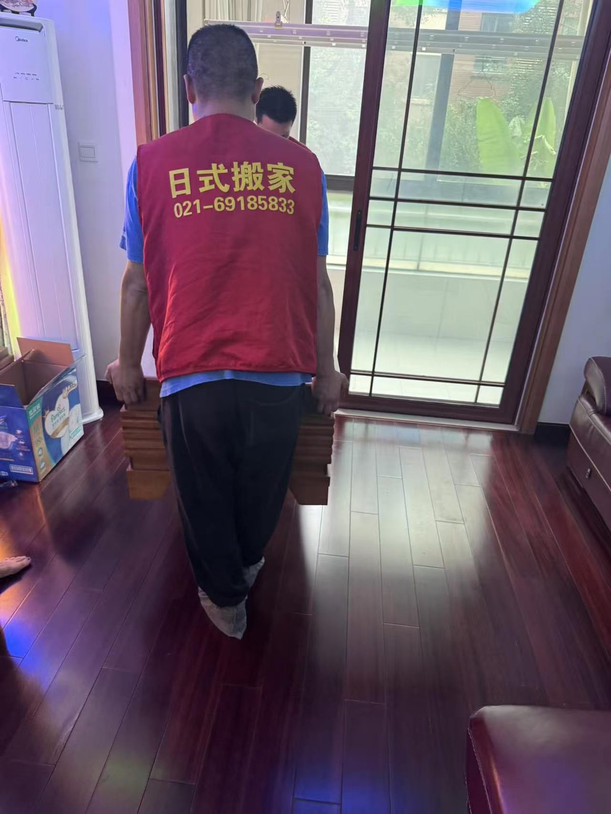 金虎日式搬家服务现场